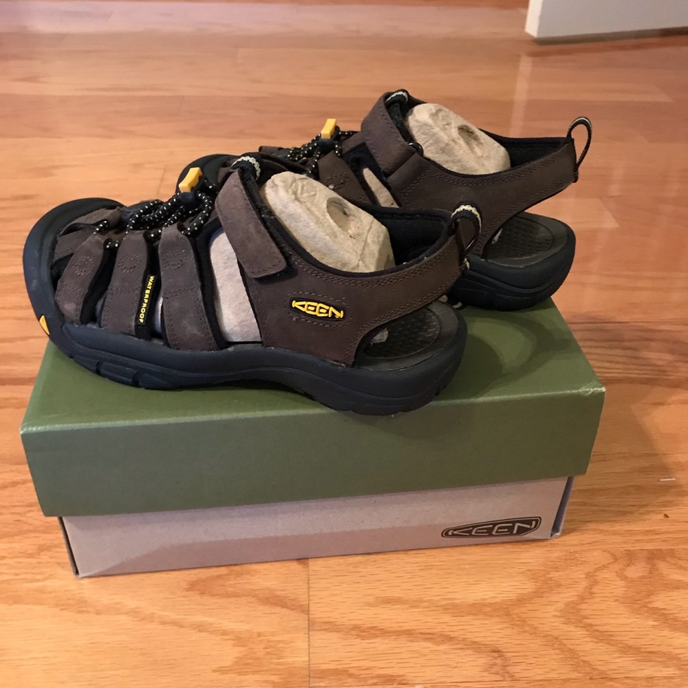 Keens size 3 (boys)